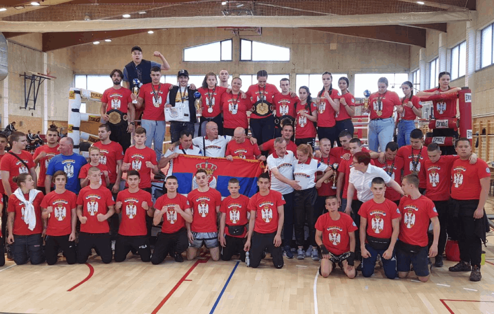 TRIJUMF SRPSKIH <span style='color:red;'><b>KIK BOKS</b></span>ERA NA EVRO KUPU U HRVATSKOJ: Srpska dominacija u KARLOVCIMA! 